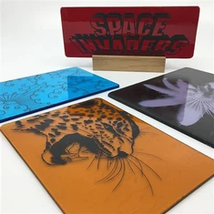 Silk Screen Printed Tsev iav